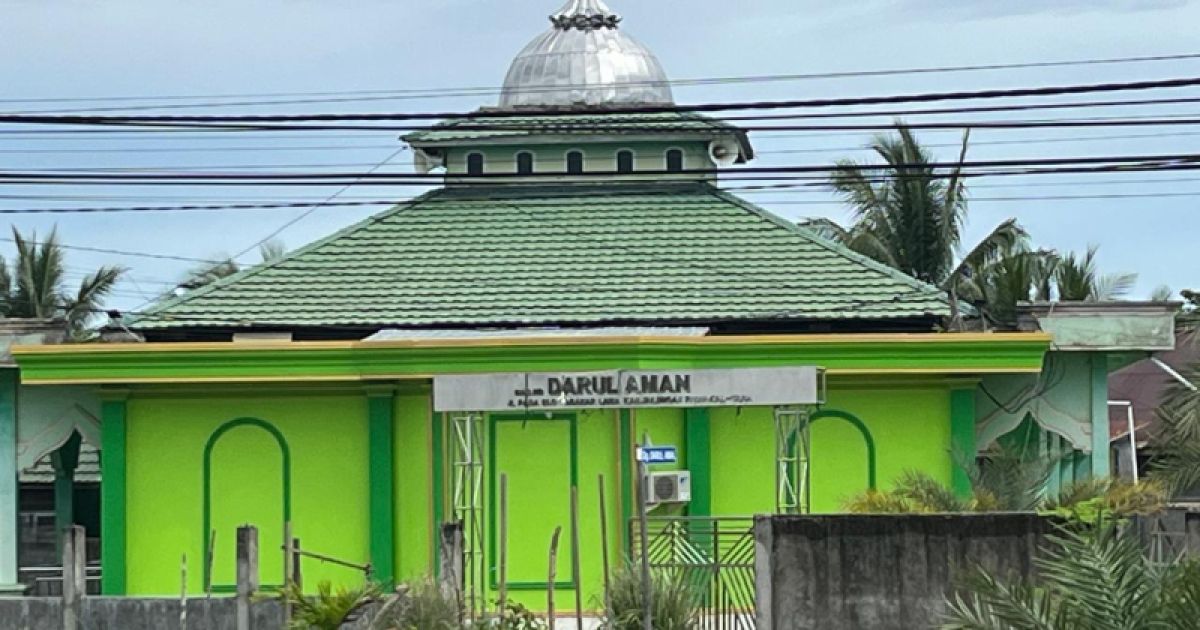 Aksi Nyata BNI: Masjid Darul Aman Agam Kembali Bersih Pascabanjir Bandang