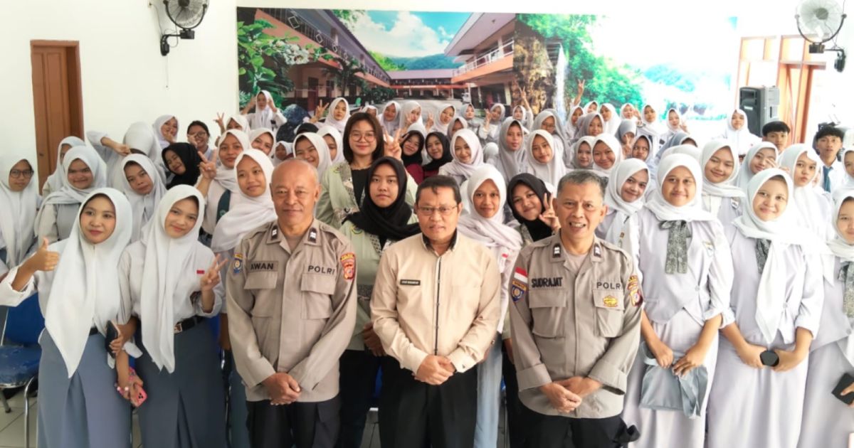 Polres Purwakarta bersama SMK Purnawarman gelar  Binluh kenakalan Remaja