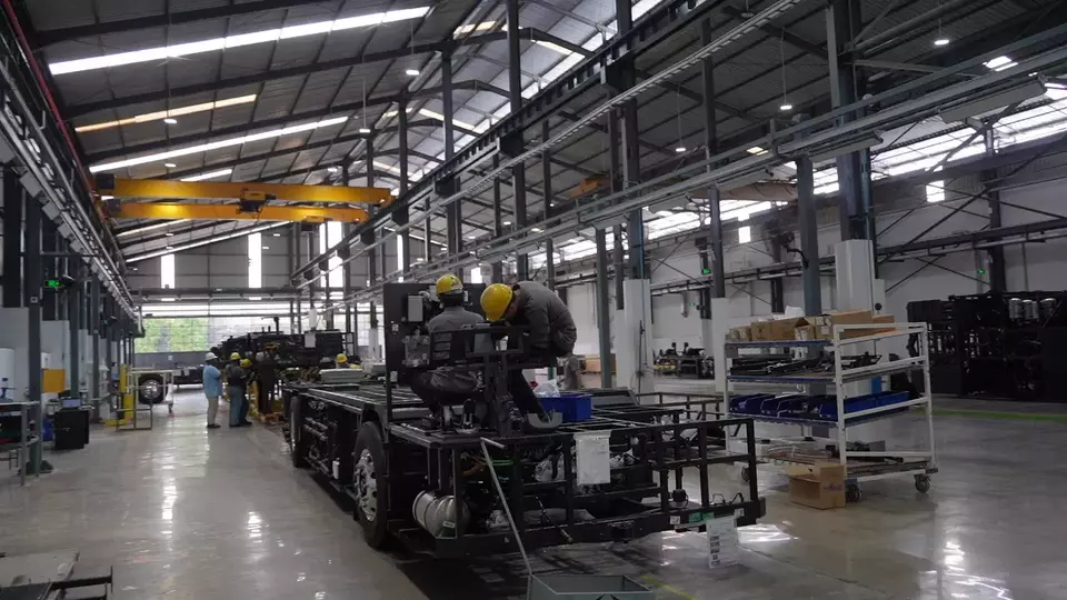 Gebrakan VKTR: Pasok 152 Bus Listrik Transjakarta dan Ekspansi Energi Hijau