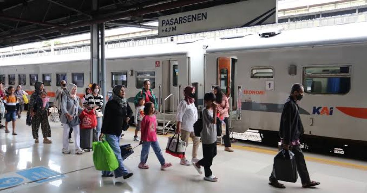Arus Mudik Kereta Mulai Padat, Ratusan Ribu Penumpang Berangkat dari Jakarta