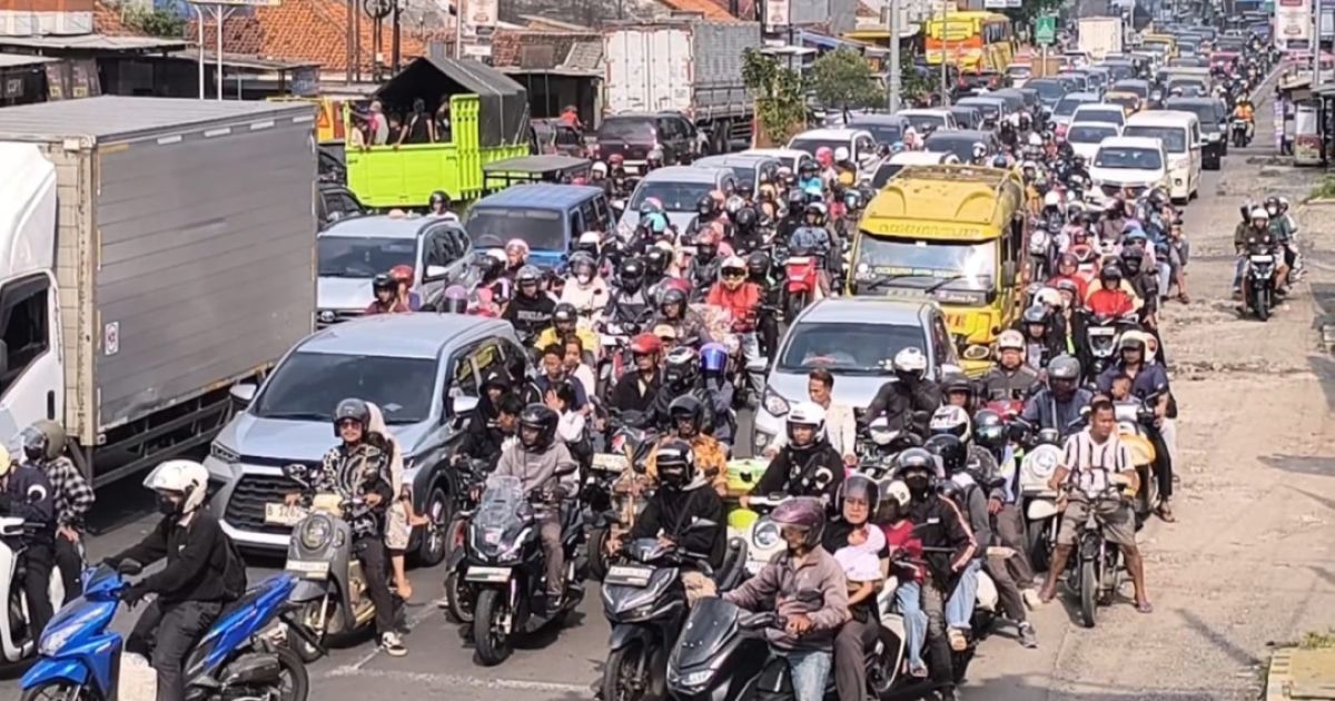 One Way Tol Berlaku, Jalur Pantura Weru Cirebon Mulai Padat Kendaraan