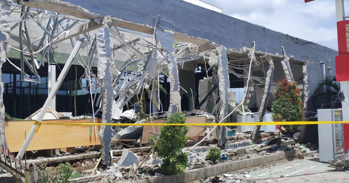 Diduga Tabung Gas 12 Kg Meledak di Kantin Padel Ciangsana, Pagar SDN Rusak